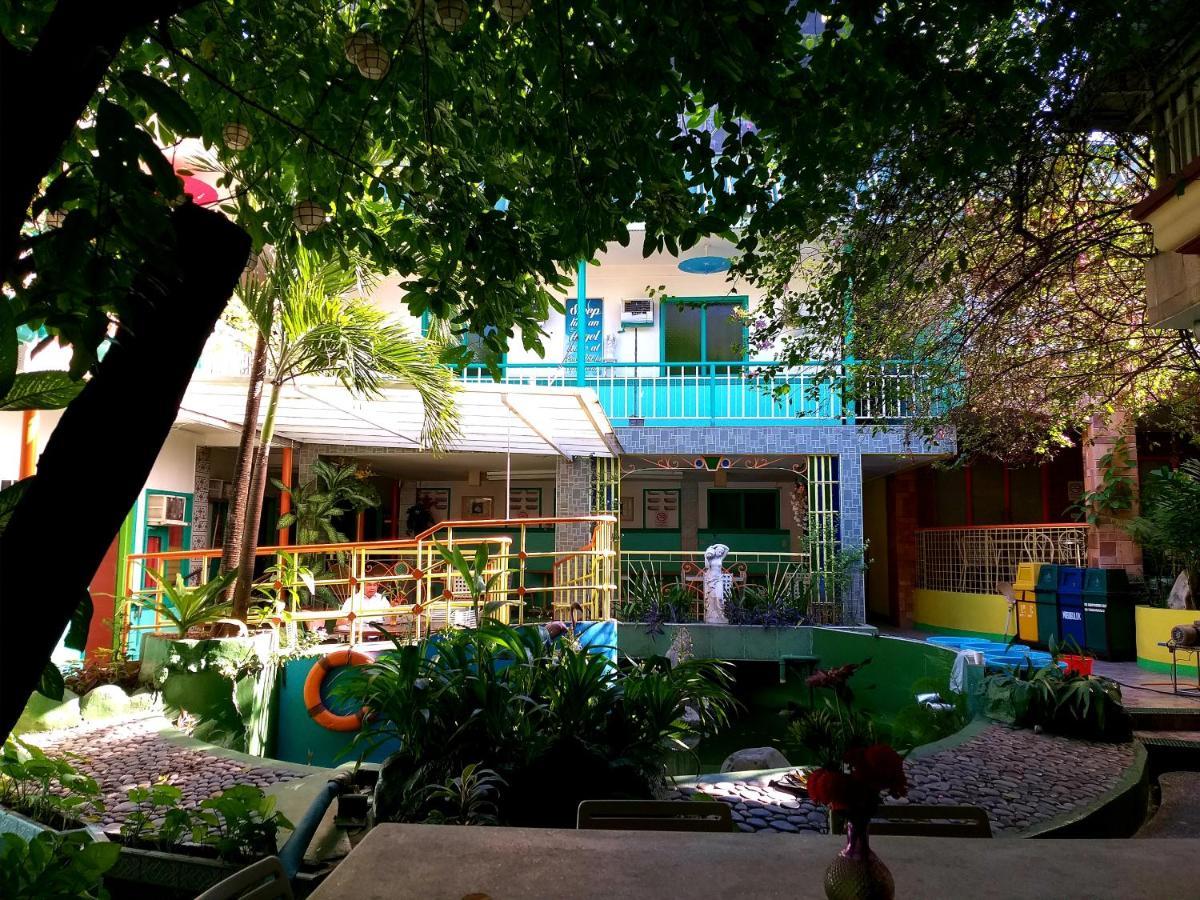 Park Vil-La Apartelle เกซอนซิตี้ ภายนอก รูปภาพ
